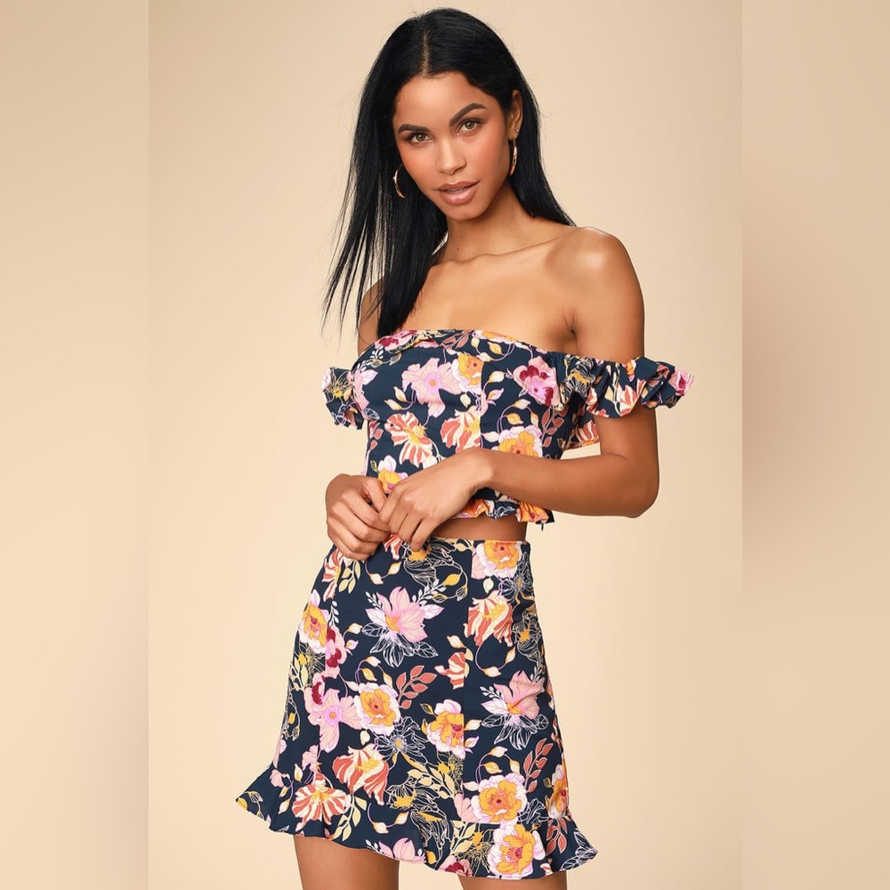 Lulus size small Aura Navy Blue Floral Print Satin Matching set